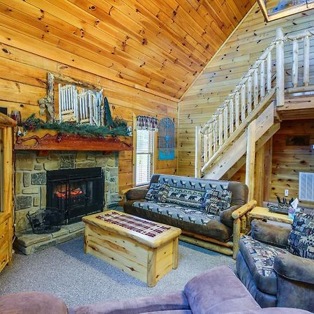 Sevierville Cabin With Wraparound Deck And Lake Access Exterior photo