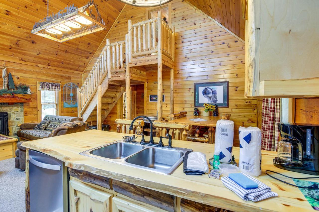 Sevierville Cabin With Wraparound Deck And Lake Access Exterior photo